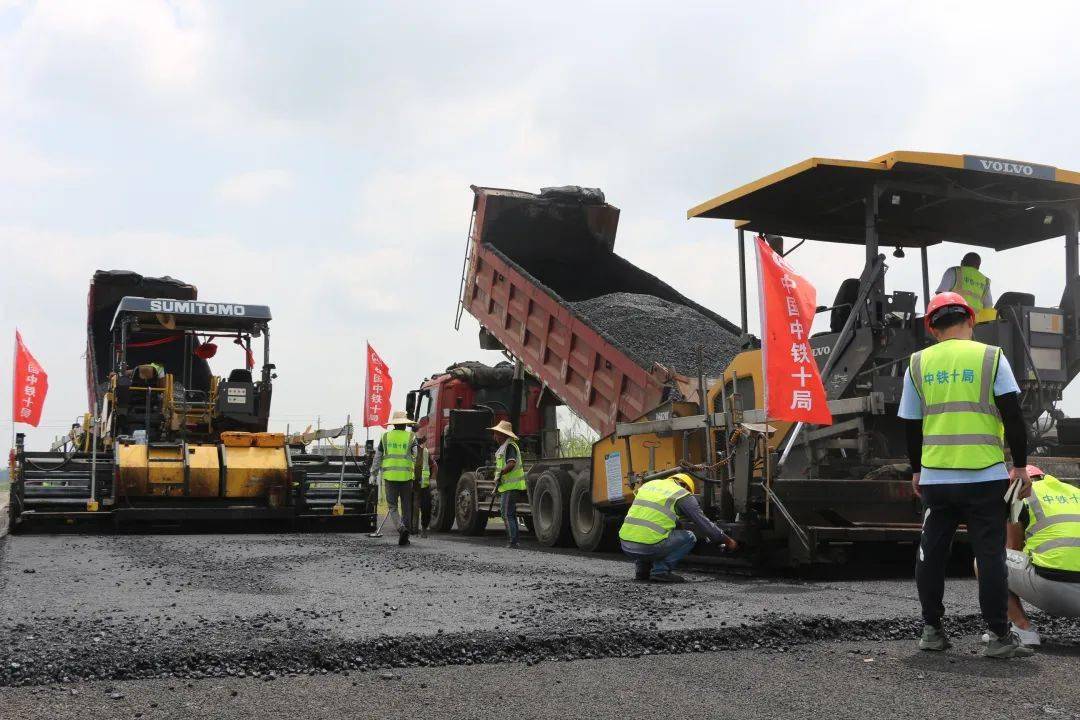 阜阳102省道复工复产首周产值达千万!_施工_疫情_工作