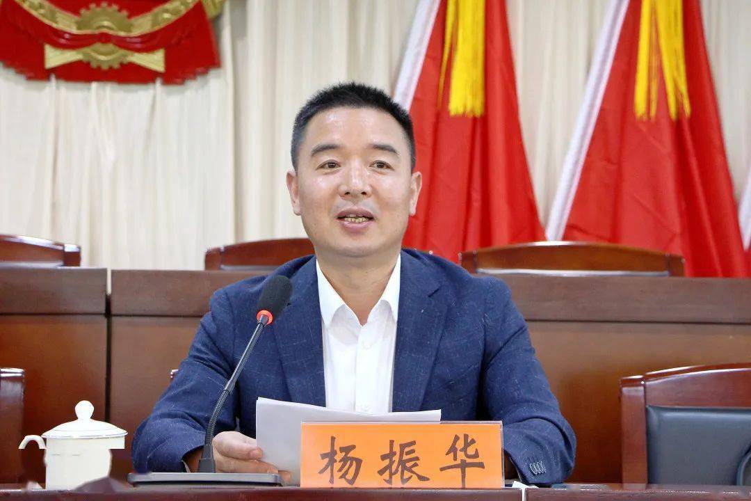 现场表彰后,温岭市税务局箬横税务所,温岭市箬横中心卫生院和箬横镇