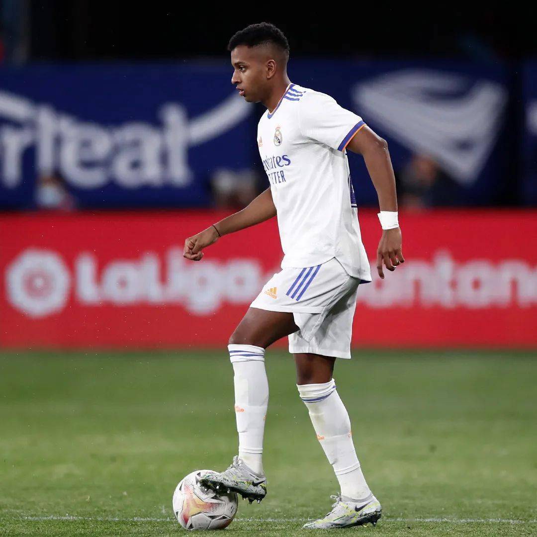 阿拉巴开倒车,客场击败奥萨苏纳_本泽马_皇马_禁区