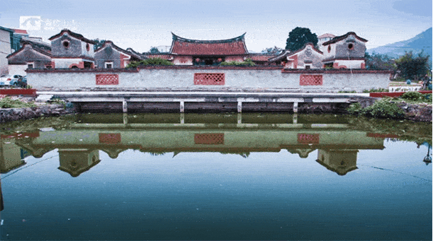 位于龙海区白水镇金鳌村背面是玳瑁山东南山麓尖峰山,村中七座小山包