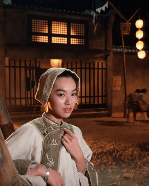 她曾经和王祖贤平分秋色,却早早退圈,成为一代影迷遗憾_王静莹_美女