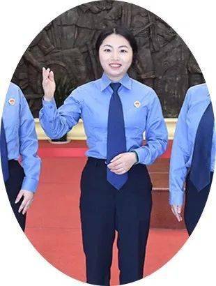 溆浦女校校歌笑看旌旗红似花.白山黑水除敌寇,满腔热血沃中华.