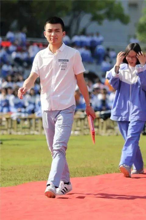 最美教师④黄金鑫忠于职守以身作则