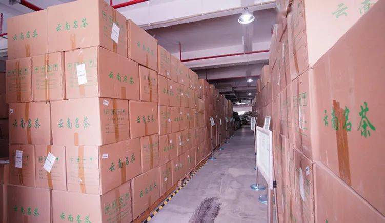 40万吨普洱茶躺在云南仓库古树茶终究要面对残酷的现实