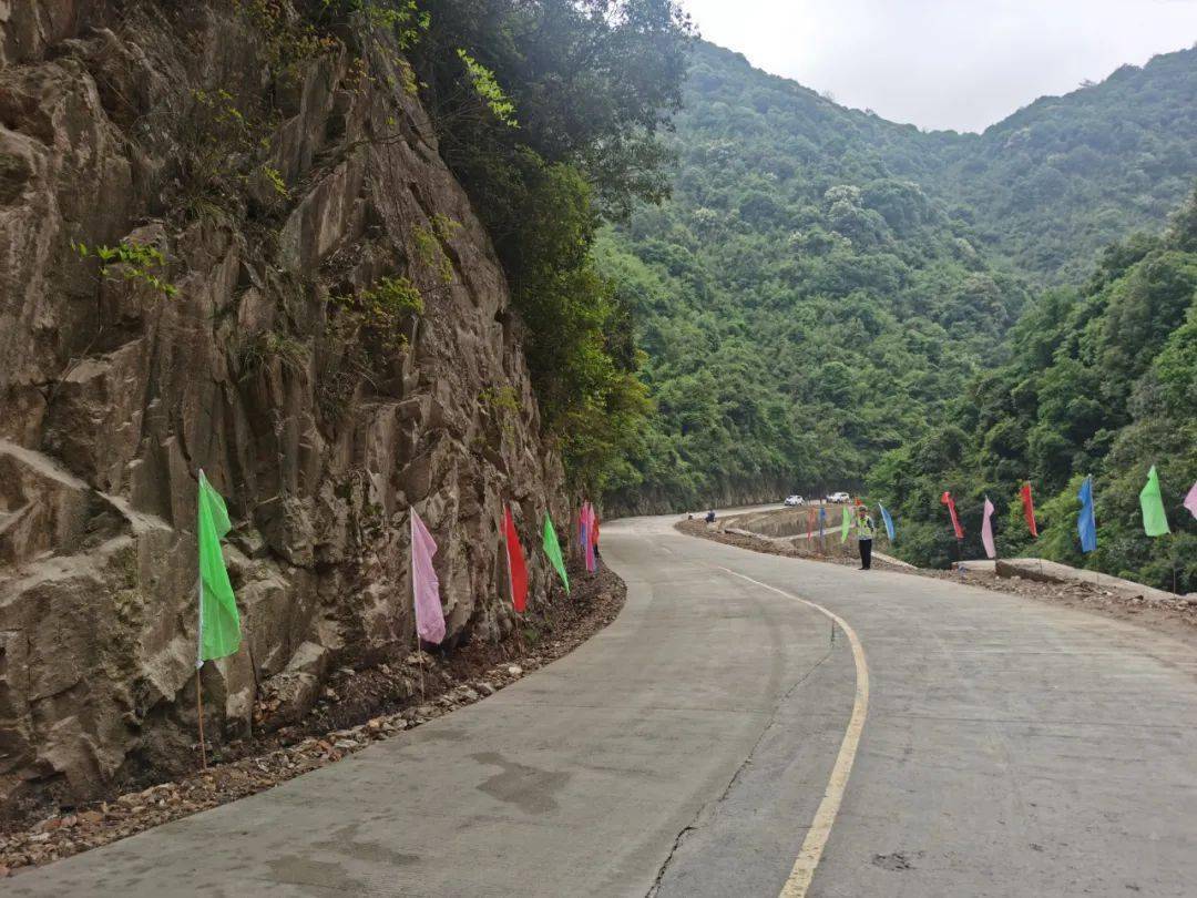 【國企社會責任】廣晟有色投資擴建的y370鄉村道路建成通車_鄉道_石人