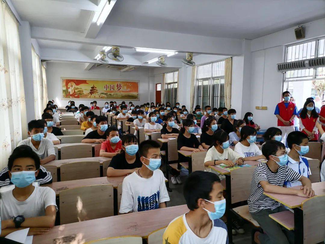 赤岗中学开展筑牢国家安全防线共创平安和谐校园讲座