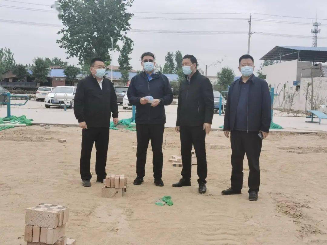 4月27日,滑县县委常委,县纪委书记,县监委主任邵鸿斌先后深入滑县王庄