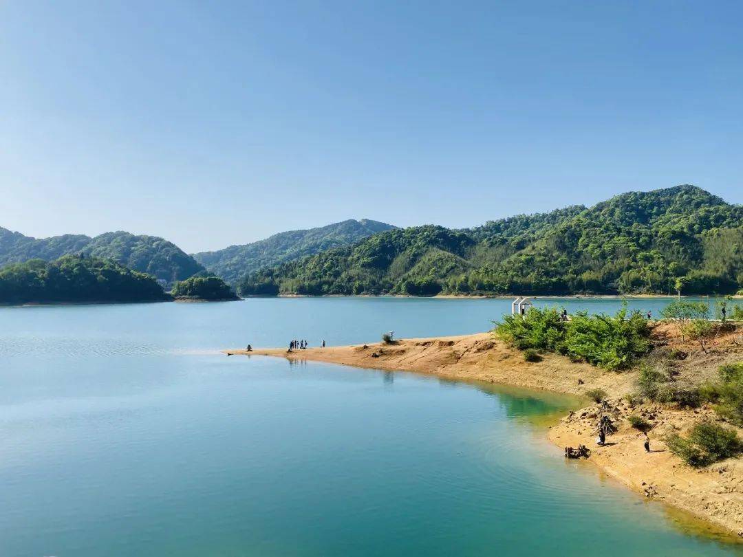 千泷沟大瀑布赏奇石飞潭走竹海小道远离喧市的广州小泸沽湖碧波荡漾