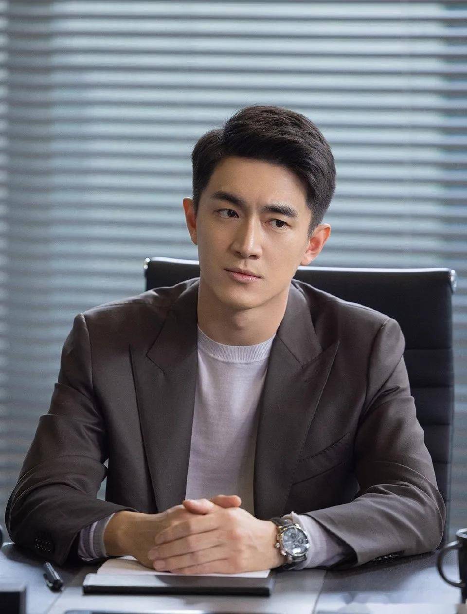 大家觉得这样的林更新怎么样,你们觉得他是女孩子们都爱的理想老公吗?