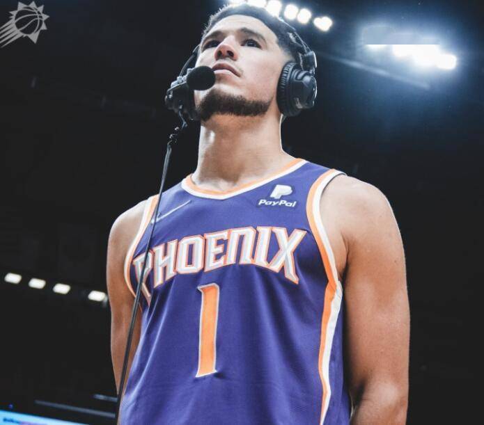 布克谈复出:对自己的身体有信心_训练_德文_客场