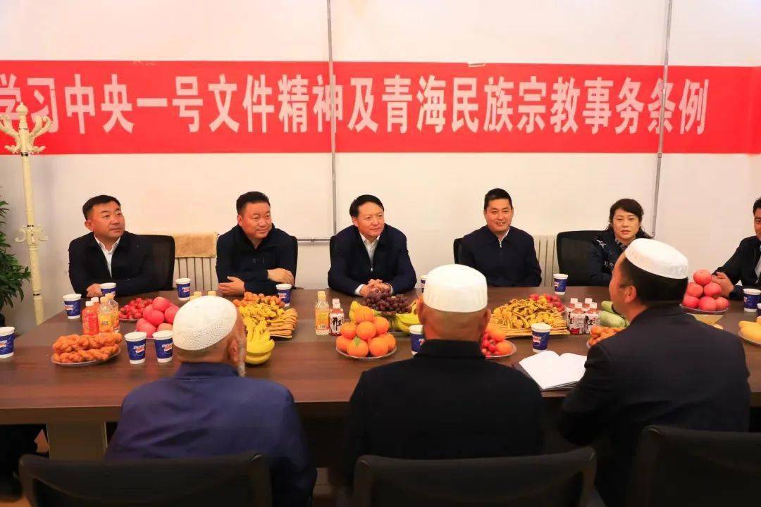 吴树荣,旦增,何杰一同慰问.