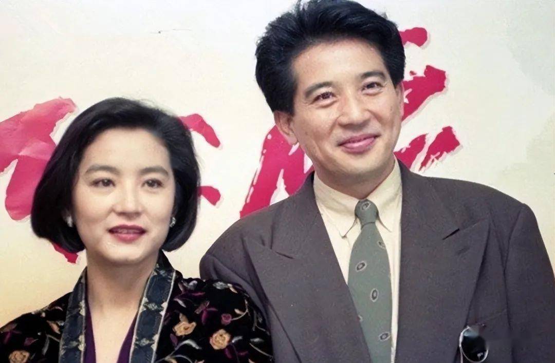 76岁秦汉近况曝光不爱出门在家追剧陪孙女自觉变丑不愿照镜子