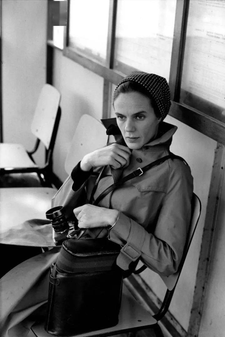 �����޽����ص�Ů�ˣ�����������