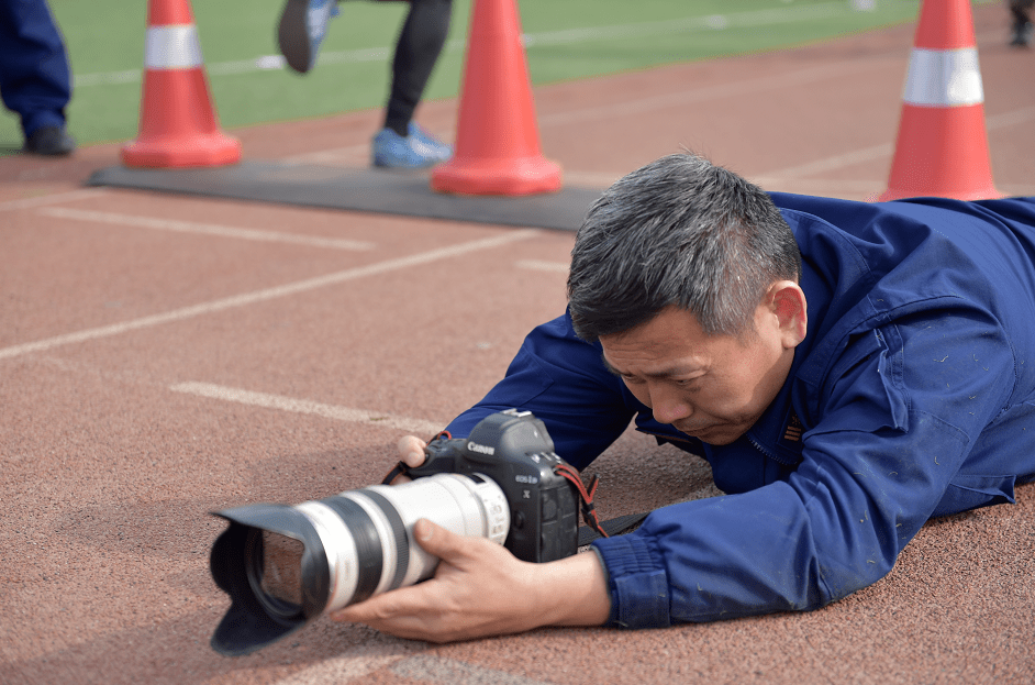 越平凡越不凡拼命三郎王锦波切断后路只为专心做好一件事
