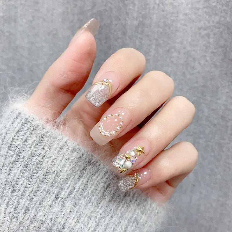 适合夏天做的磨砂美甲清新大气又显气质