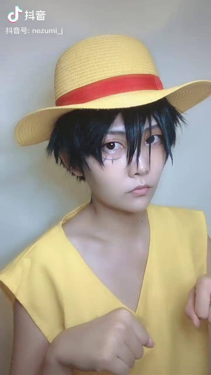 cosplay海贼王路飞每帧都是表情包路宝也不知道他自己在干嘛反正就是