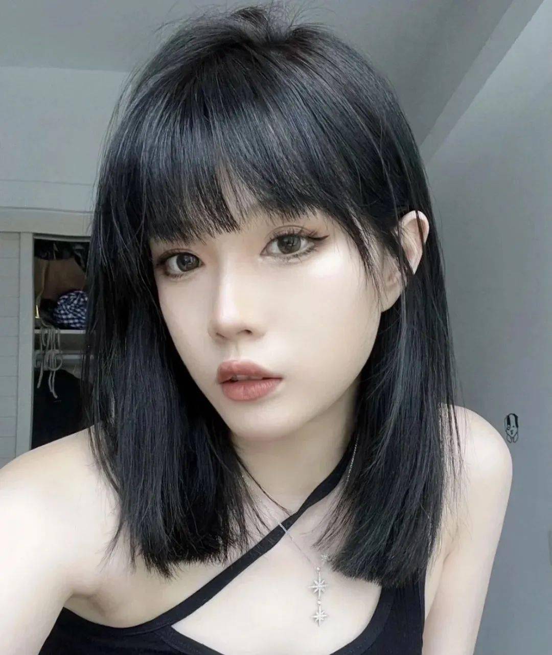 超a"一刀切"锁骨发_元英_tony_媒体