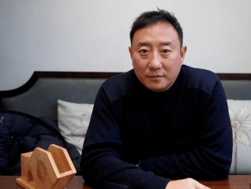 那个让全国观众笑了16年的主持人,得了抑郁症_谭乔_节目_谭警官