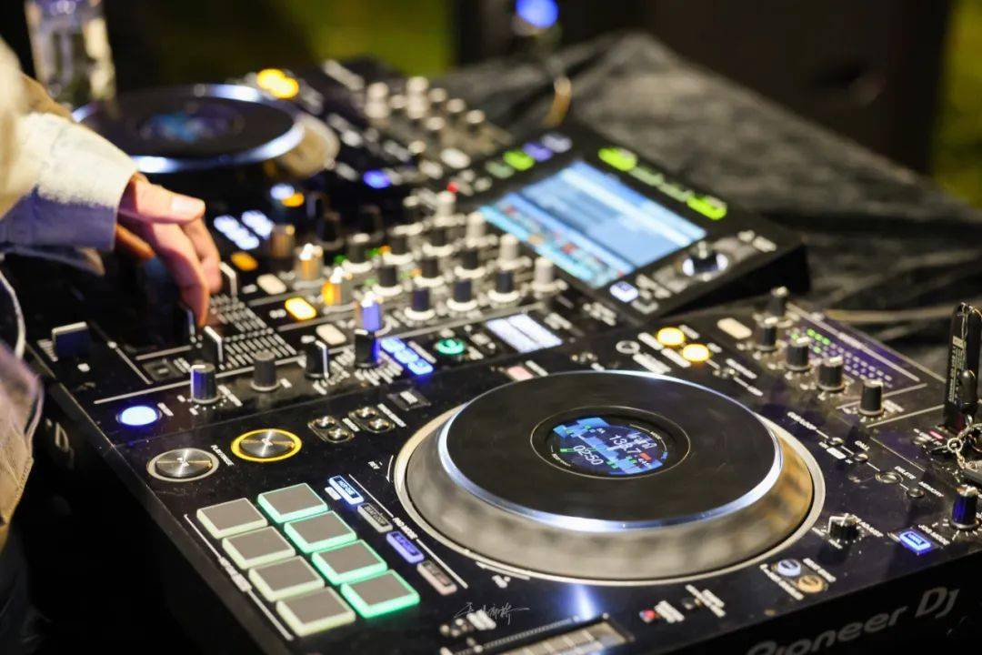 首届梅园露营大会 | 今晚继续_刘晓旦_音乐_音节