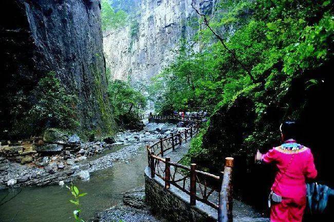 國內團6月8日丨神話恩施涼城利川避暑之旅雙臥7日遊獅子關風景區坪壩