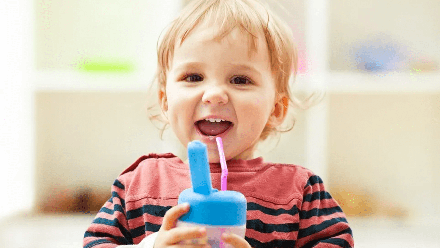 医生为啥建议宝宝1岁以后必须戒奶瓶？3个风险一定要了解