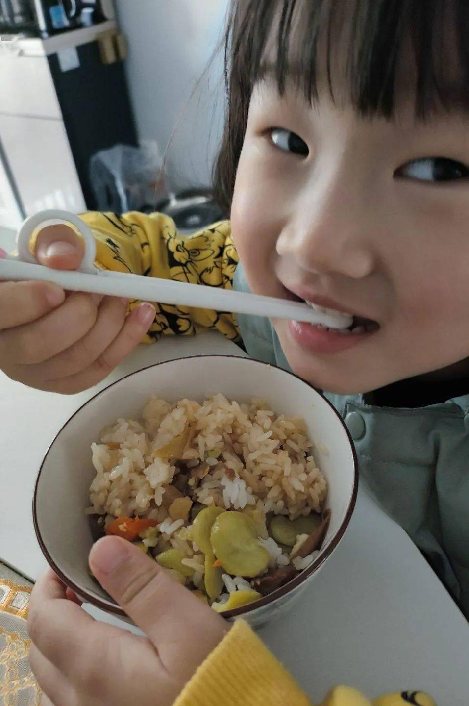 61立夏饭也叫"烧夏夏饭",吃立夏饭,有一年到头身体健康的寓意~吃