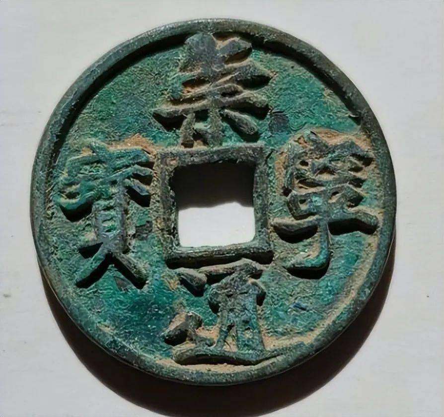 挖土机碰到重物,四百件珍贵文物重见天日;却引出诸多难解之谜_佛像