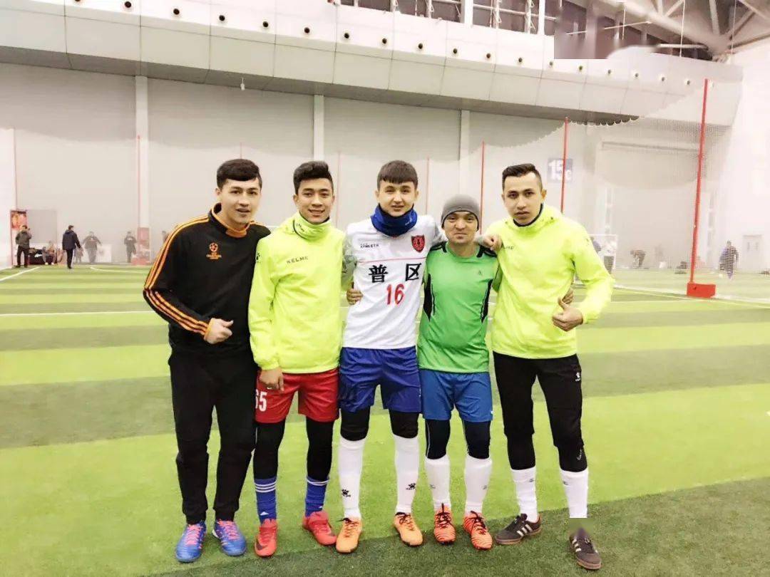 麦麦提阿卜杜拉·艾孜麦提1997年11月21日出生于新疆乌鲁木齐,身高175