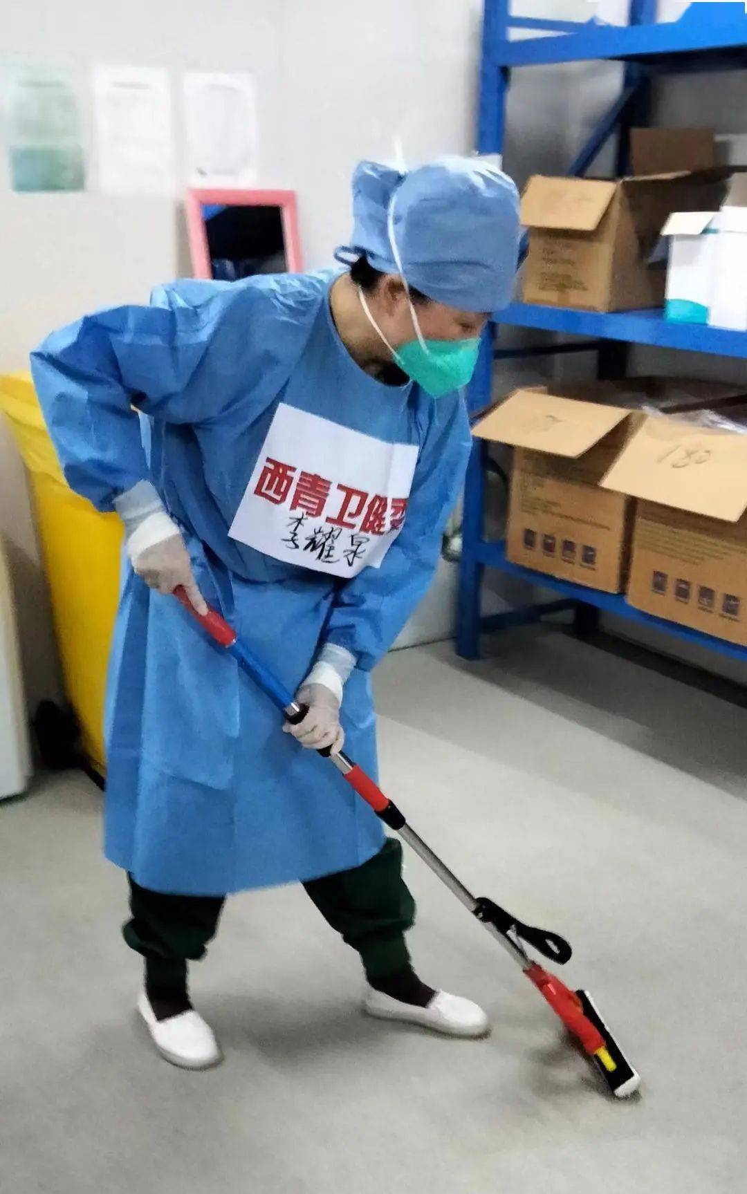 队就在队长史磊和感控专员王佳赢的带领下紧锣密鼓开展感控相关工作