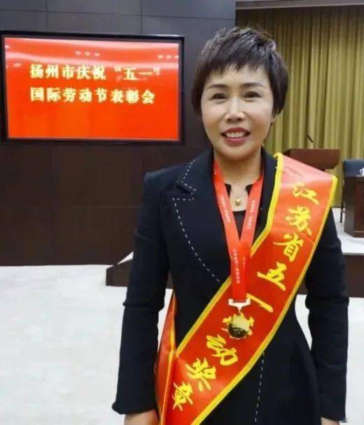 新时代的我们最美劳动者王翠霞希望在手未来在心