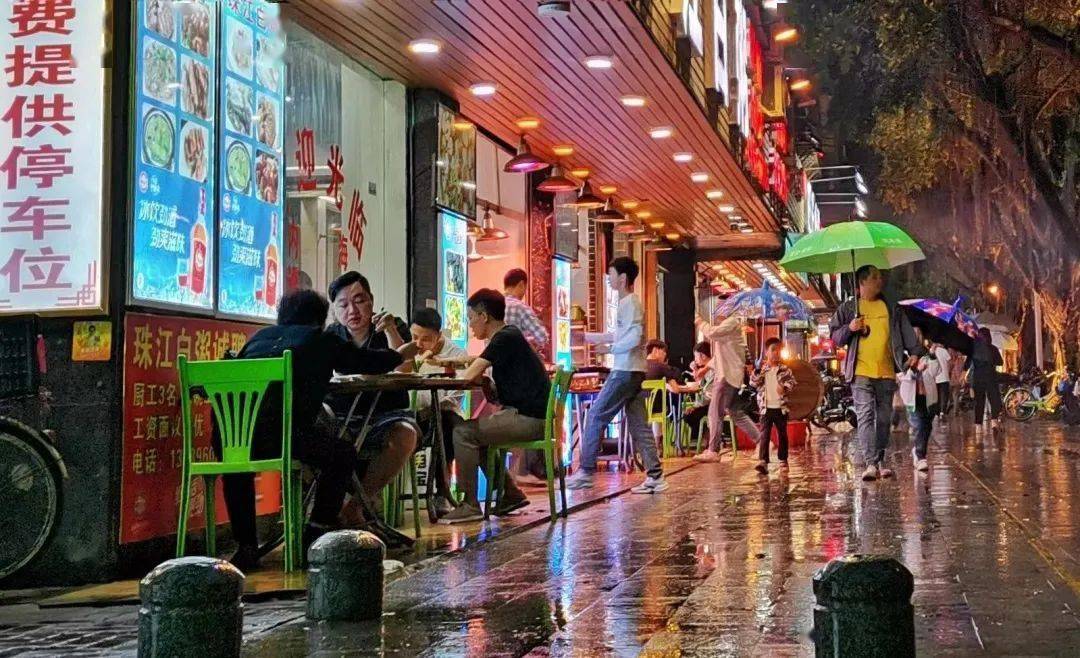 汕头珠江路美食街一条街串起夜间的烟火气