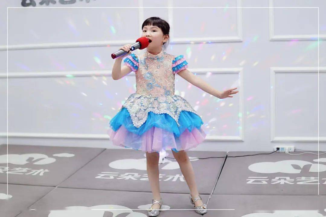 校第二届quot特色之星quot包浠妍