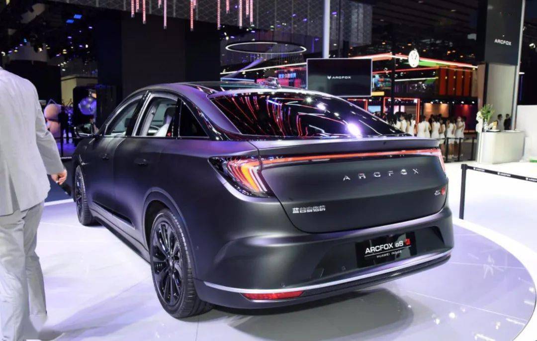 华为加持阿尔法s全新hi版上市