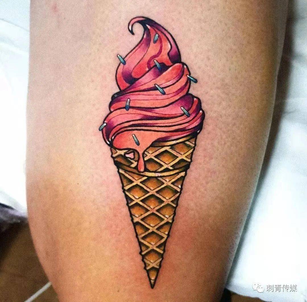 夏天来了来一支凉爽的冰激凌吧