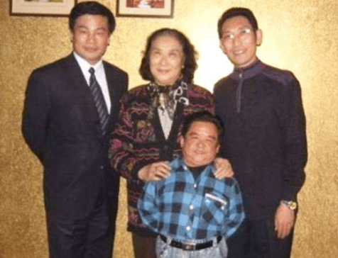 28米身高娶4任美妻,今61岁活成这样_陈三木_个子_土地爷