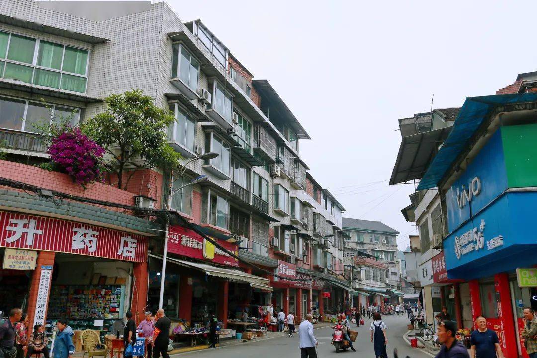 区长汪秀丽检查自建房安全隐患排查整治工作_沙湾区_街道办事处_群众