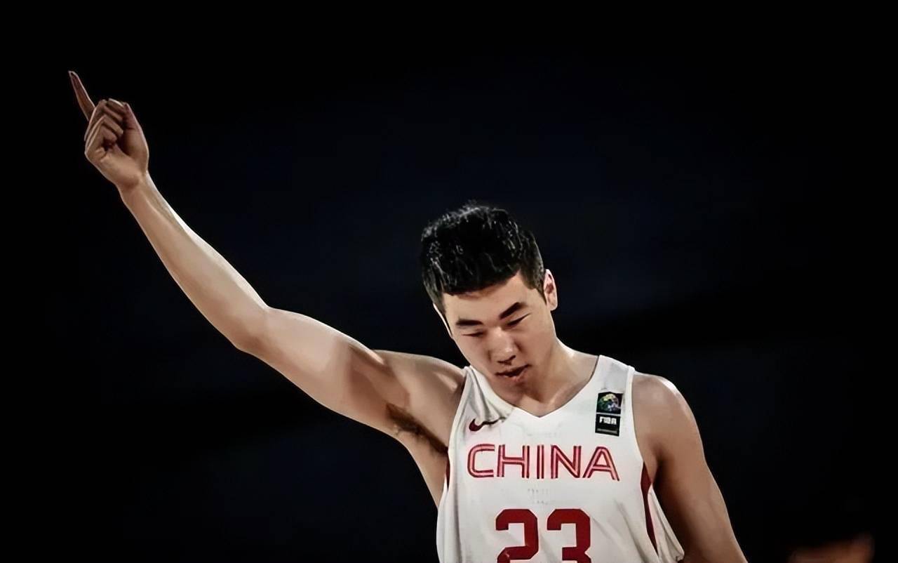 凭实力"装逼"他是全球第一商学院最会打球的中国人_王泉泽_菲律宾