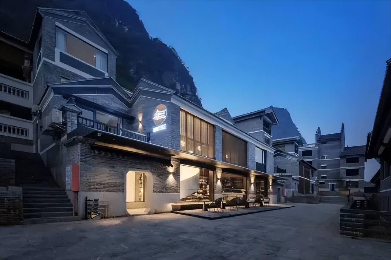 广西千年古镇里文艺亲子民宿,漫步千年黄姚丨爱树·黄姚书院_穿越