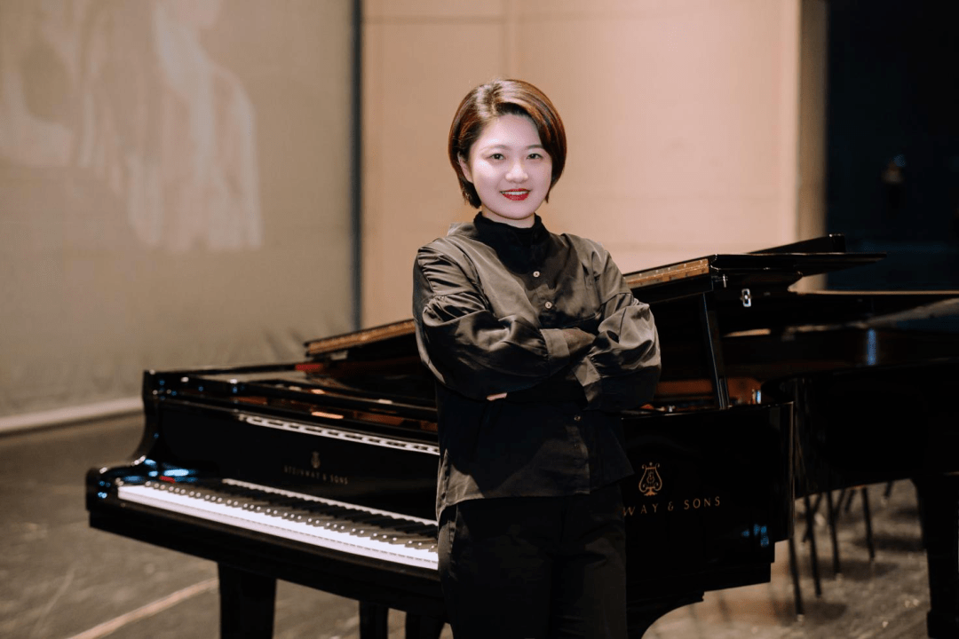 薛冰毕业于天津音乐学院作曲系兼修钢琴专业向上滑动阅览2005年至今