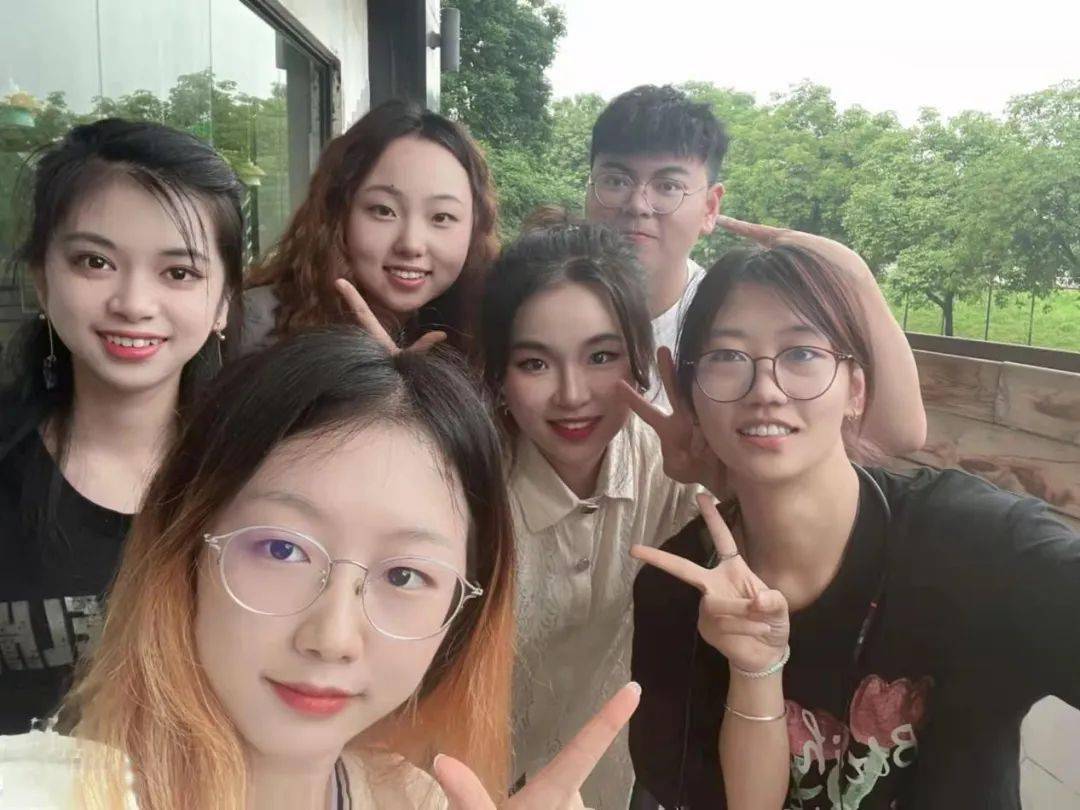 队伍成员:龙韵嘉,刘小楠,王锦睿,徐硕茹,向亦蕊,何绮丽a5:你说对就队