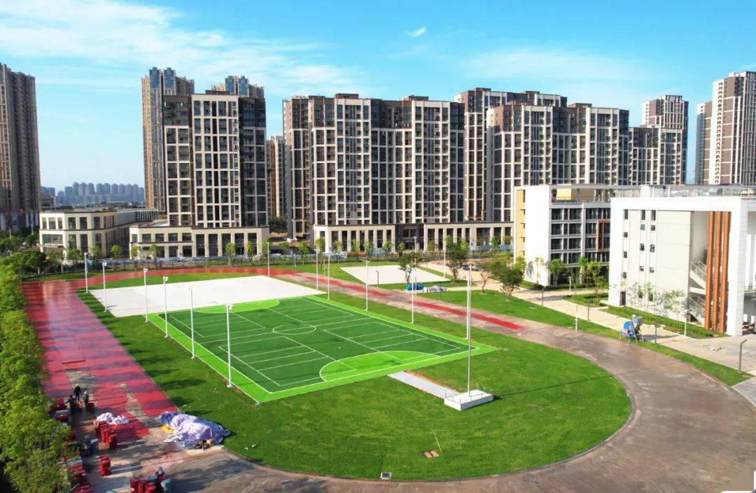 该小学投用后,南屿尧沙小学和新联小学的师生将并入该校,师生们将在