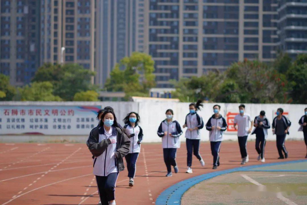 谁说高中校服丑?简直好看到爆!大学生都酸了