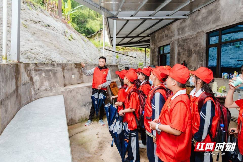 助力地质灾害防治红背包客们在行动