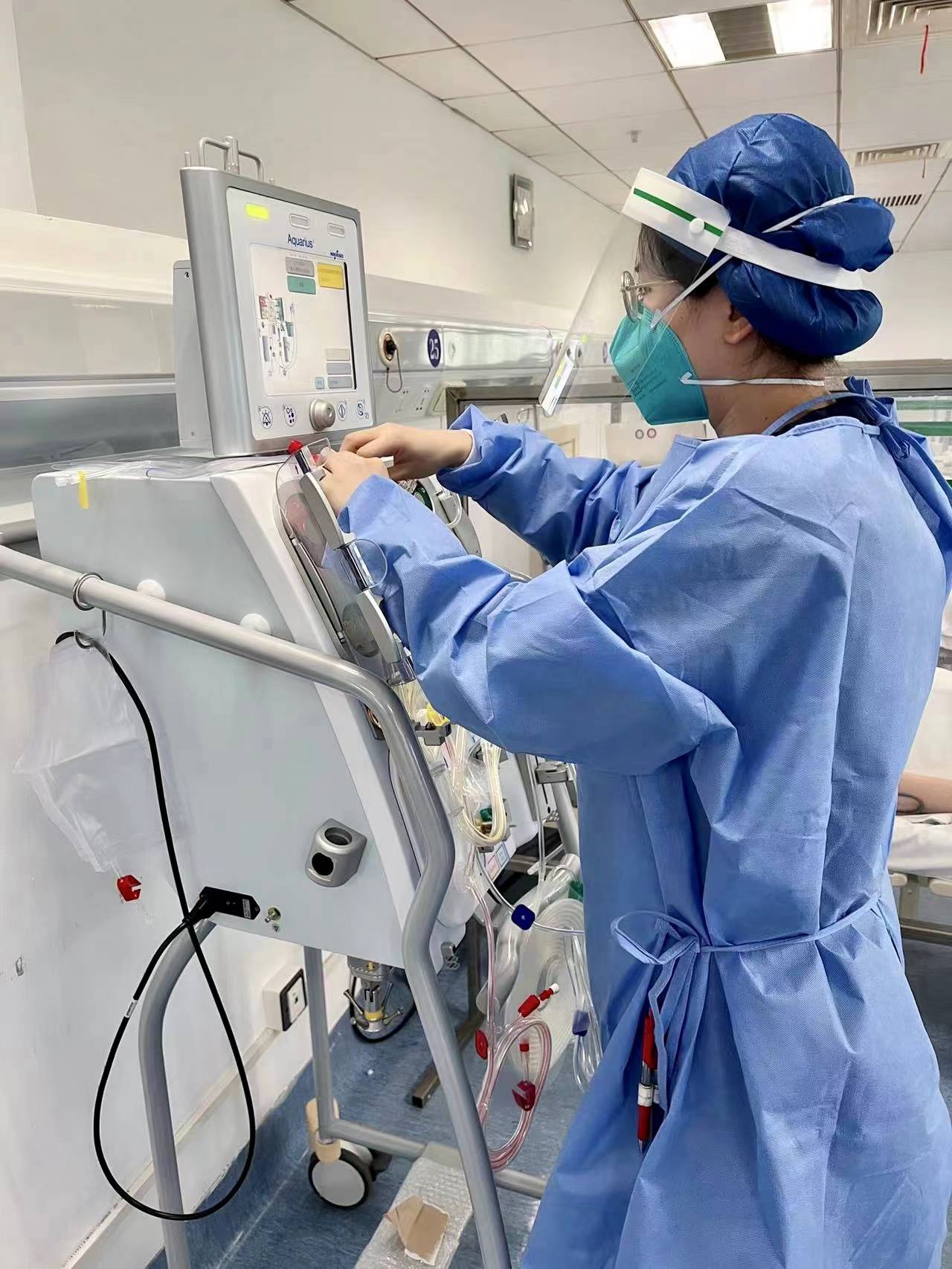 护士节守住特殊患者肾命线市一医院血液透析护理团队24小时不停析