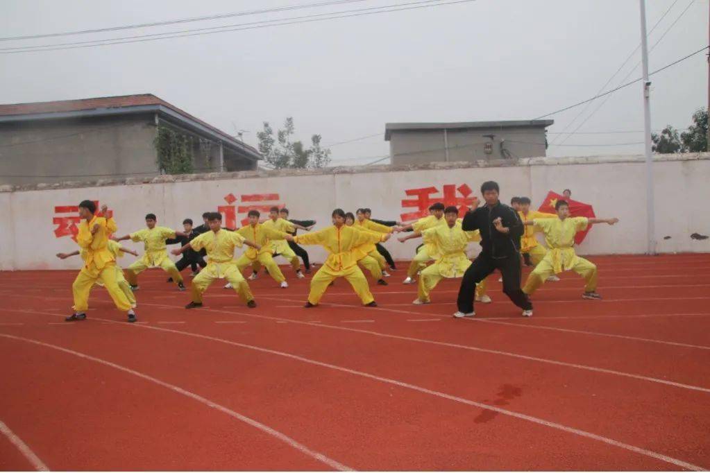 公立高中风采鹤山区高级中学