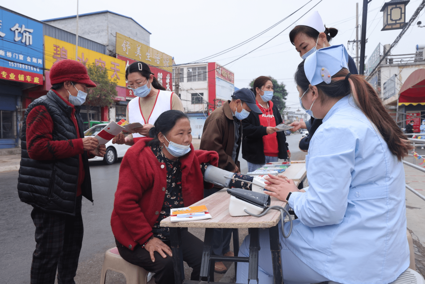 税郭镇开展2022 年"红十字博爱周"暨"生命教育人道伴行"主题宣传活动