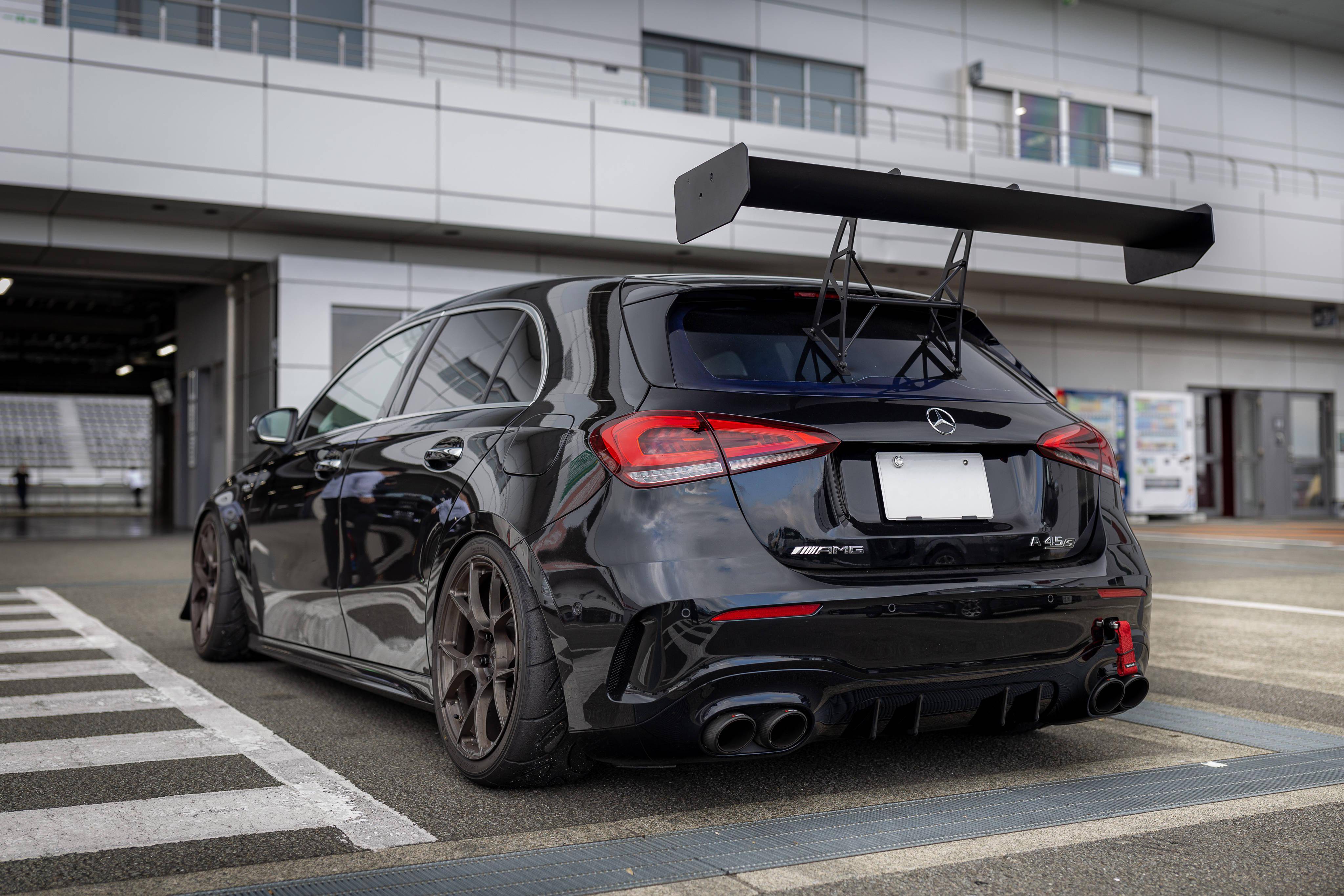 日本人怎么玩奔驰a45s amg 轻量化配gt尾翼