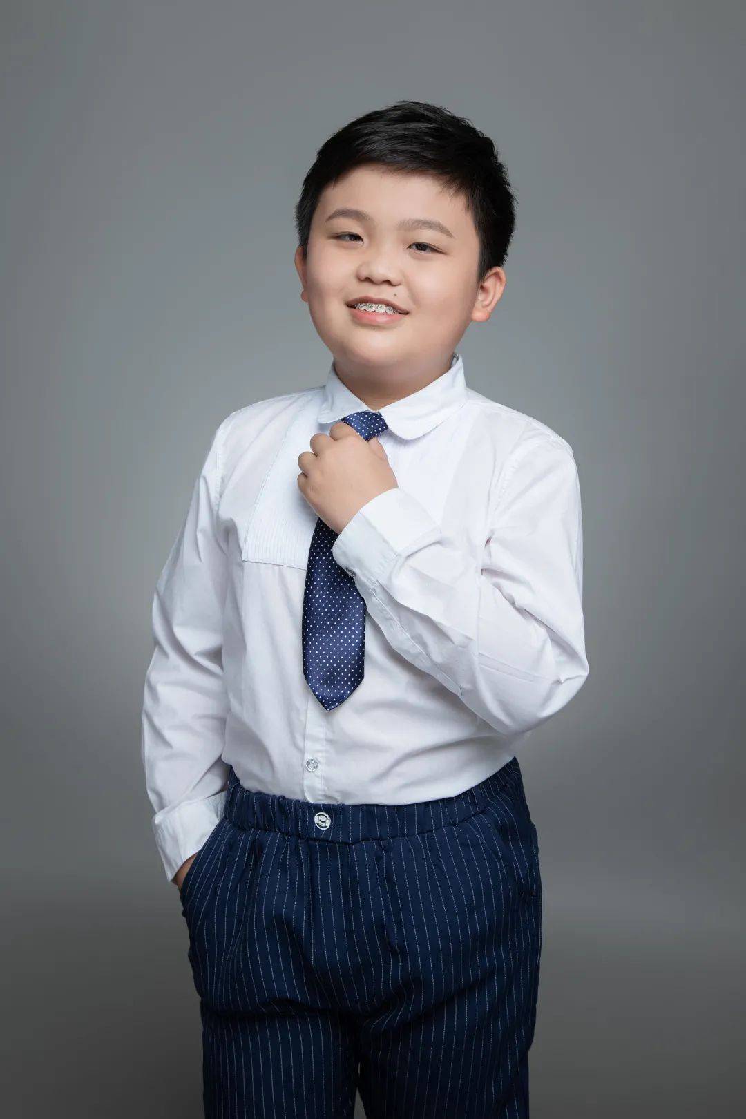 珠海市香洲区杨匏安纪念学校六(2)班罗梓洵25珠海市香洲区侨光小学五