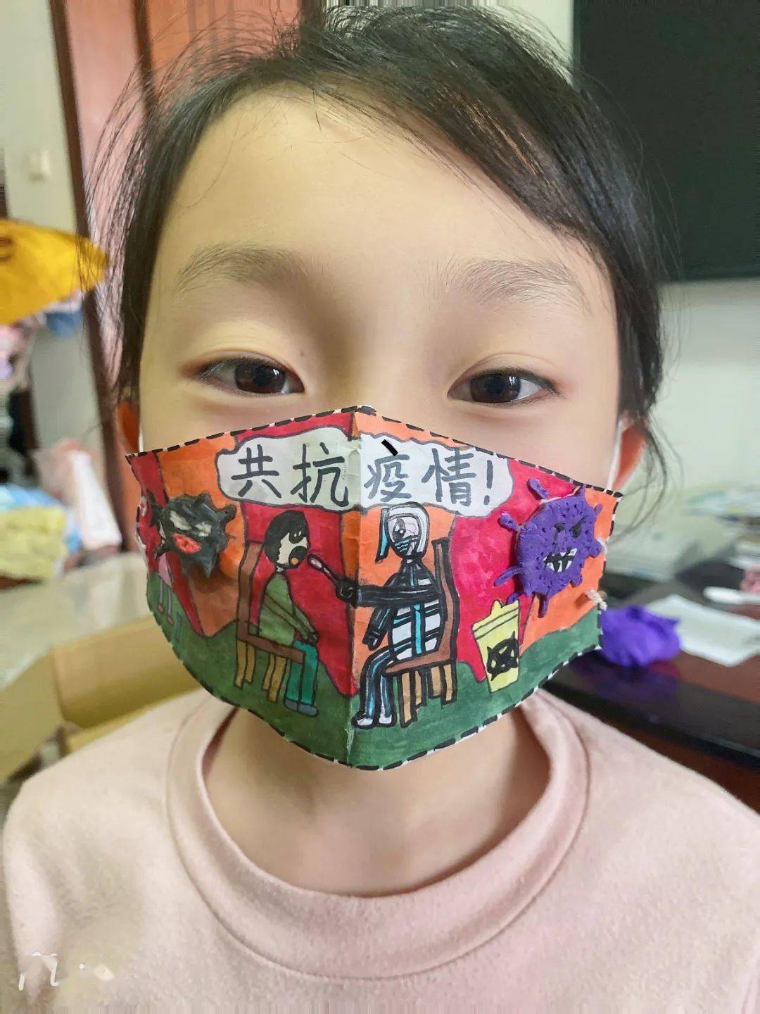 小纸片"玩转"大艺术疫情是一场没有硝烟的战争,许多平凡而伟大的英雄