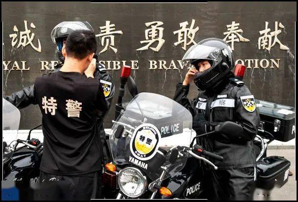2011年8月,准备出勤的北京特警.